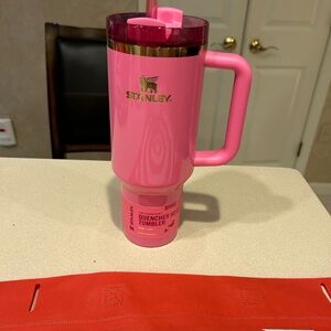 Stanley 40 oz Stainless Steel H2.0 FlowState Quencher Tumbler Glinda